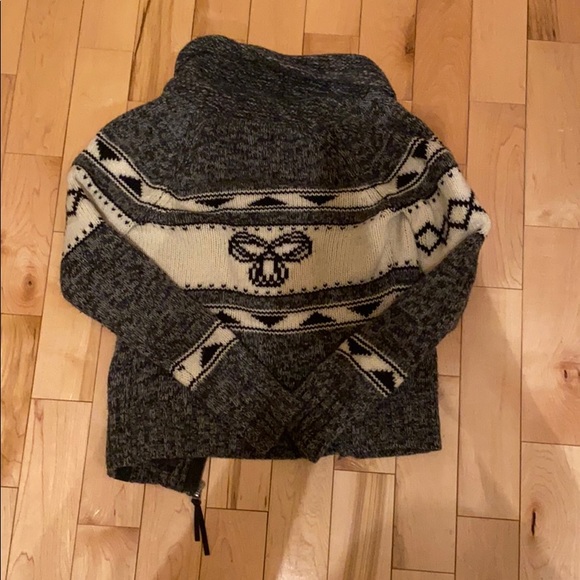 Super cute knit sweater TNA size S - Picture 5 of 7